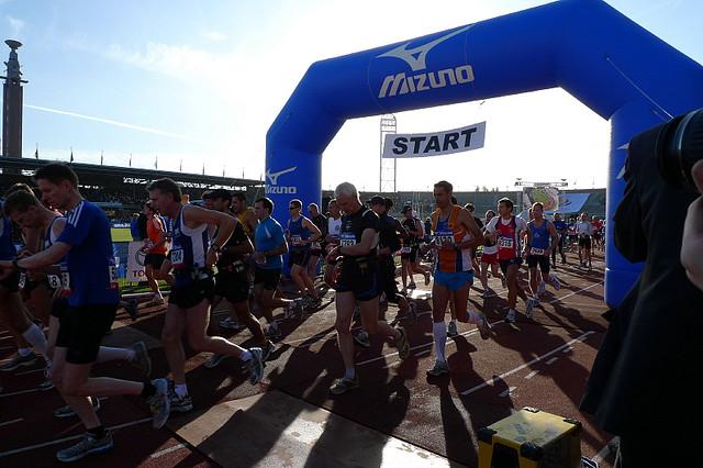 Mais de 30 mil atletas participaram da Maratona de Amsterdam / Foto: Divulgação /Mizuno